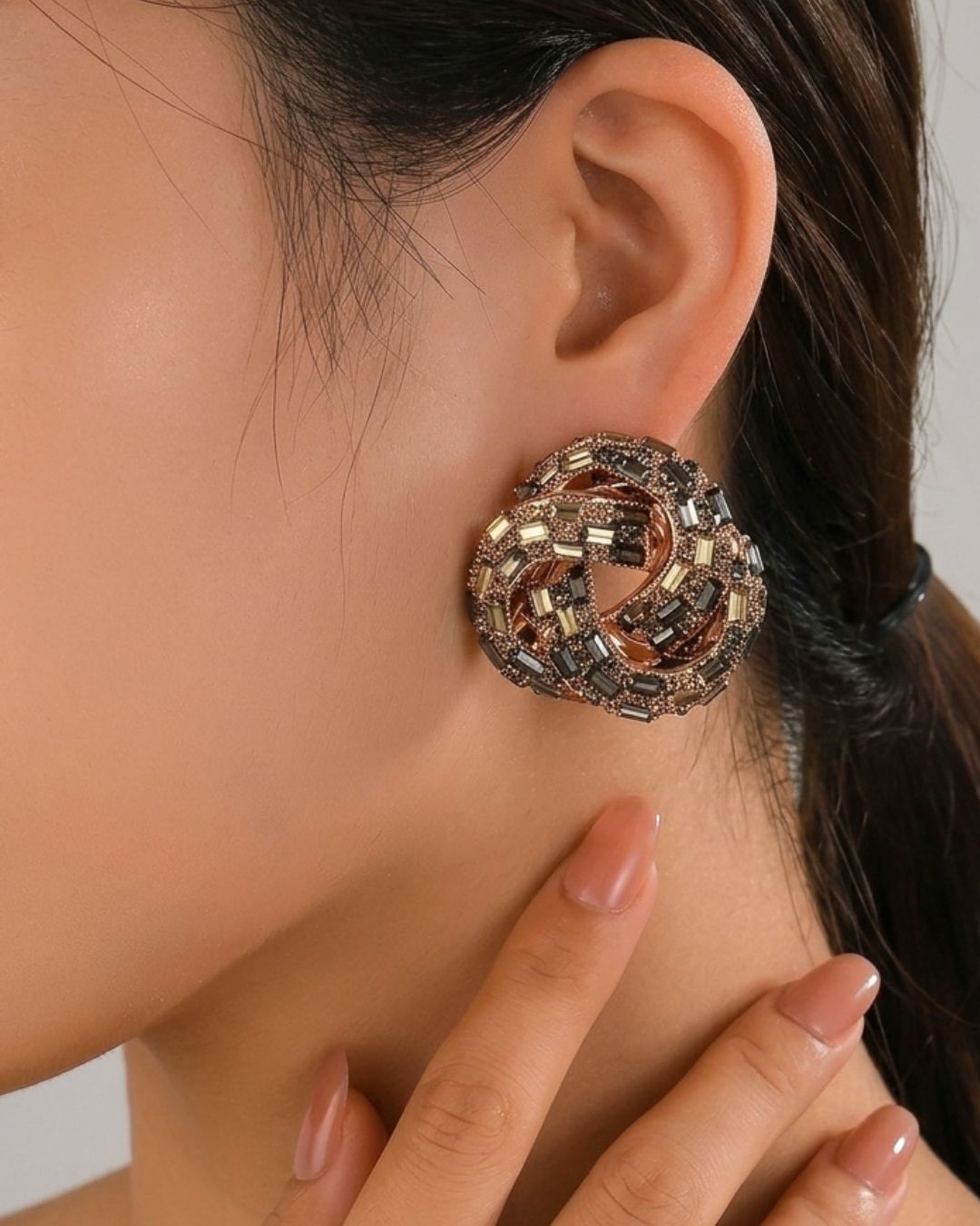 Bling Blogger Black Golden Knot Statement Studs