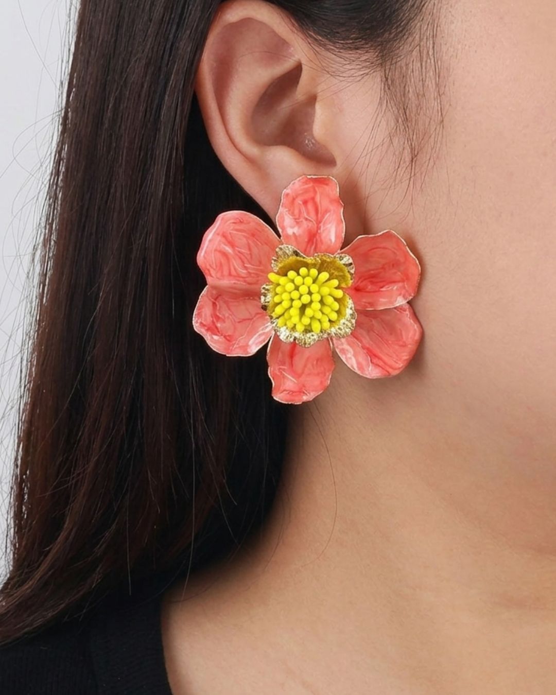 Peach Drip Flower Stud Earrings