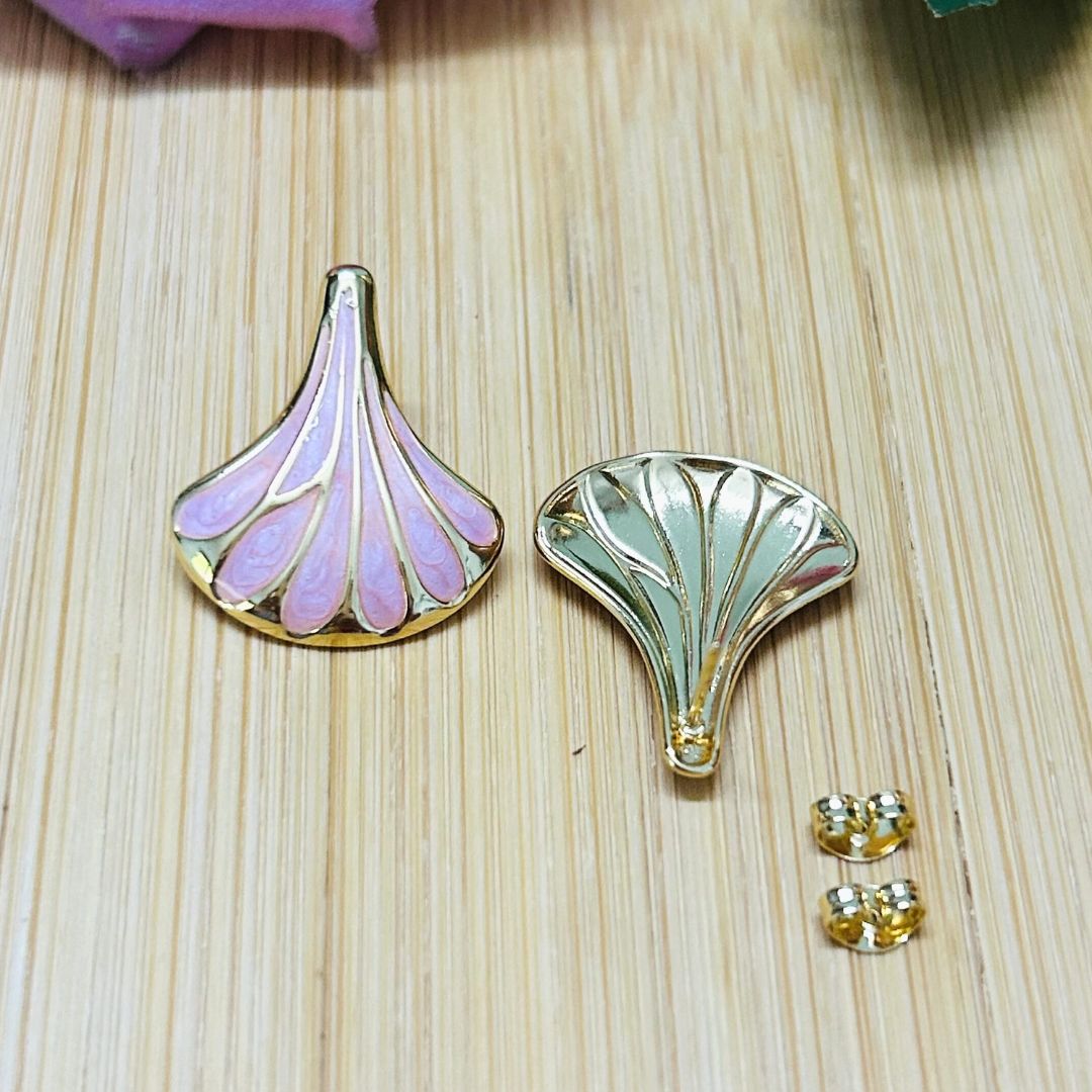 Shell Baby Pink Stud Earrings