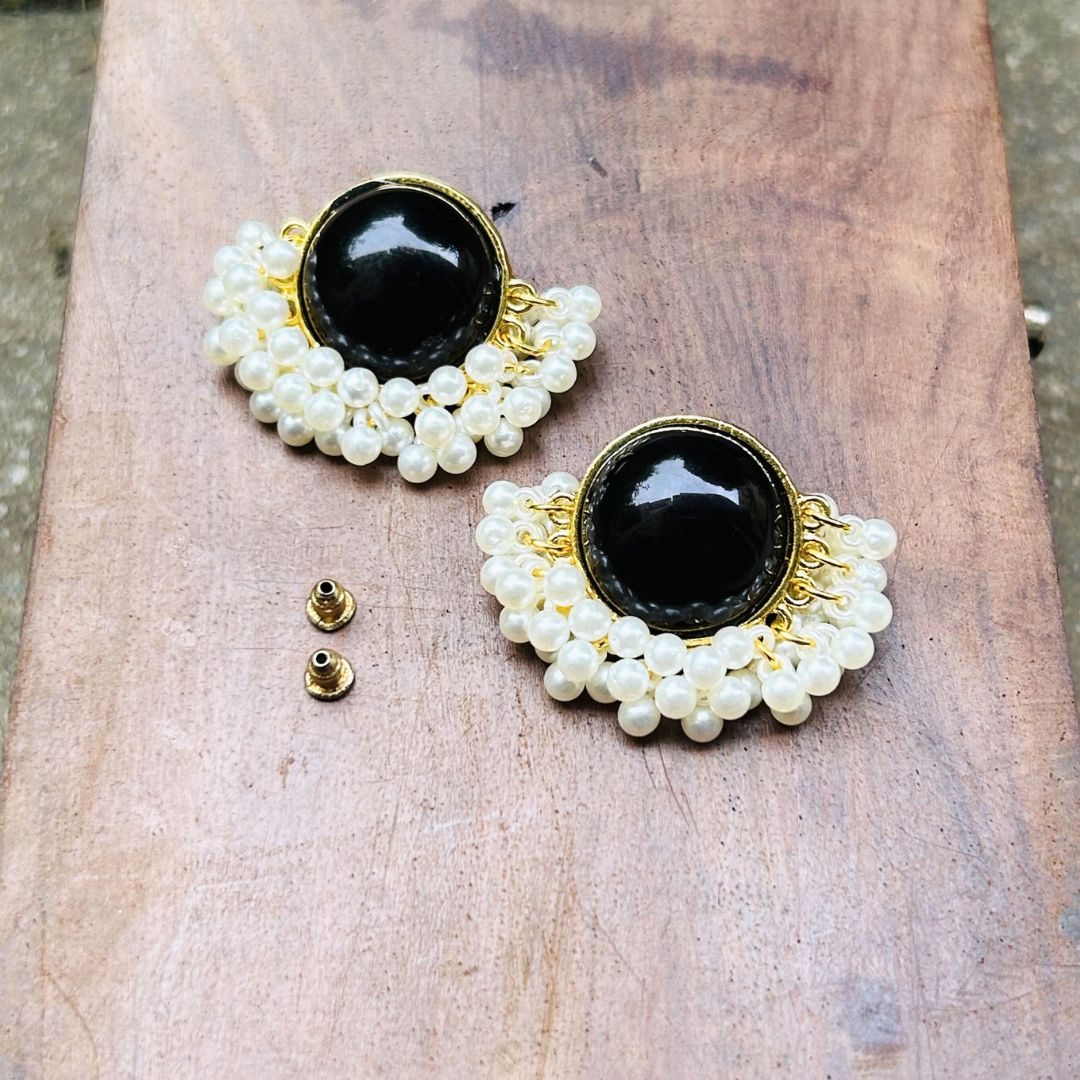 Black Round Pearl Stud Earrings