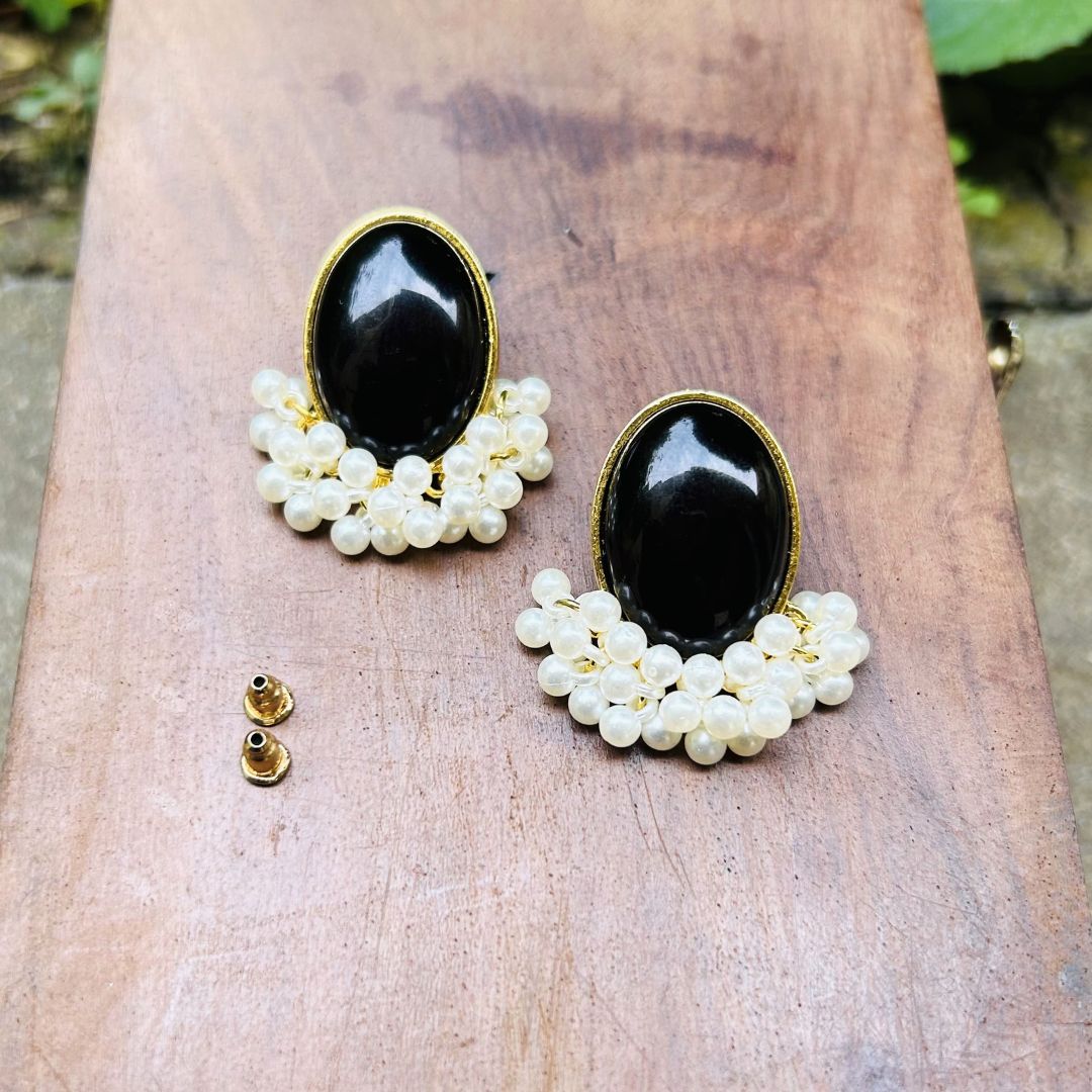 Black Oval Pearl Stud Earrings