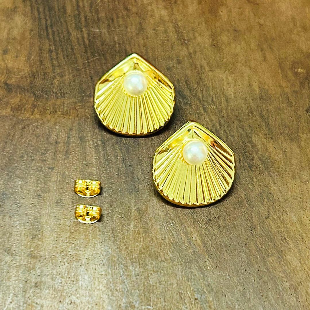 Shell Golden Pearl Stud Earrings