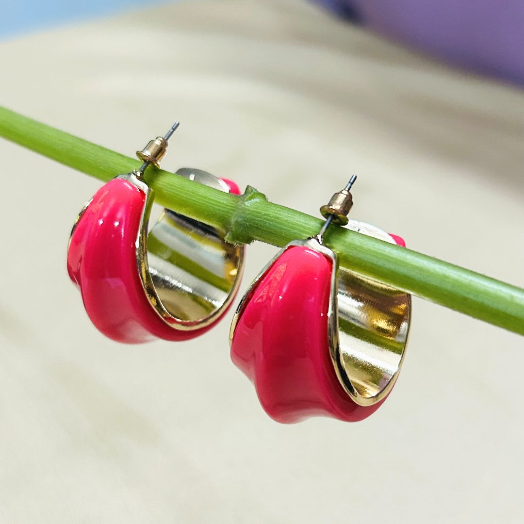 Chic Curve Pink Hoop Earrings