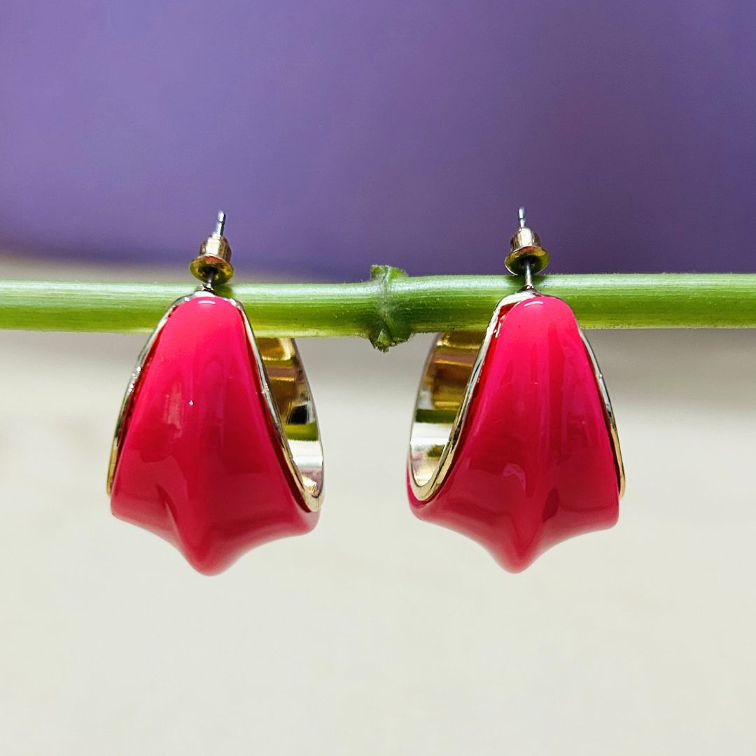 Chic Curve Pink Hoop Earrings