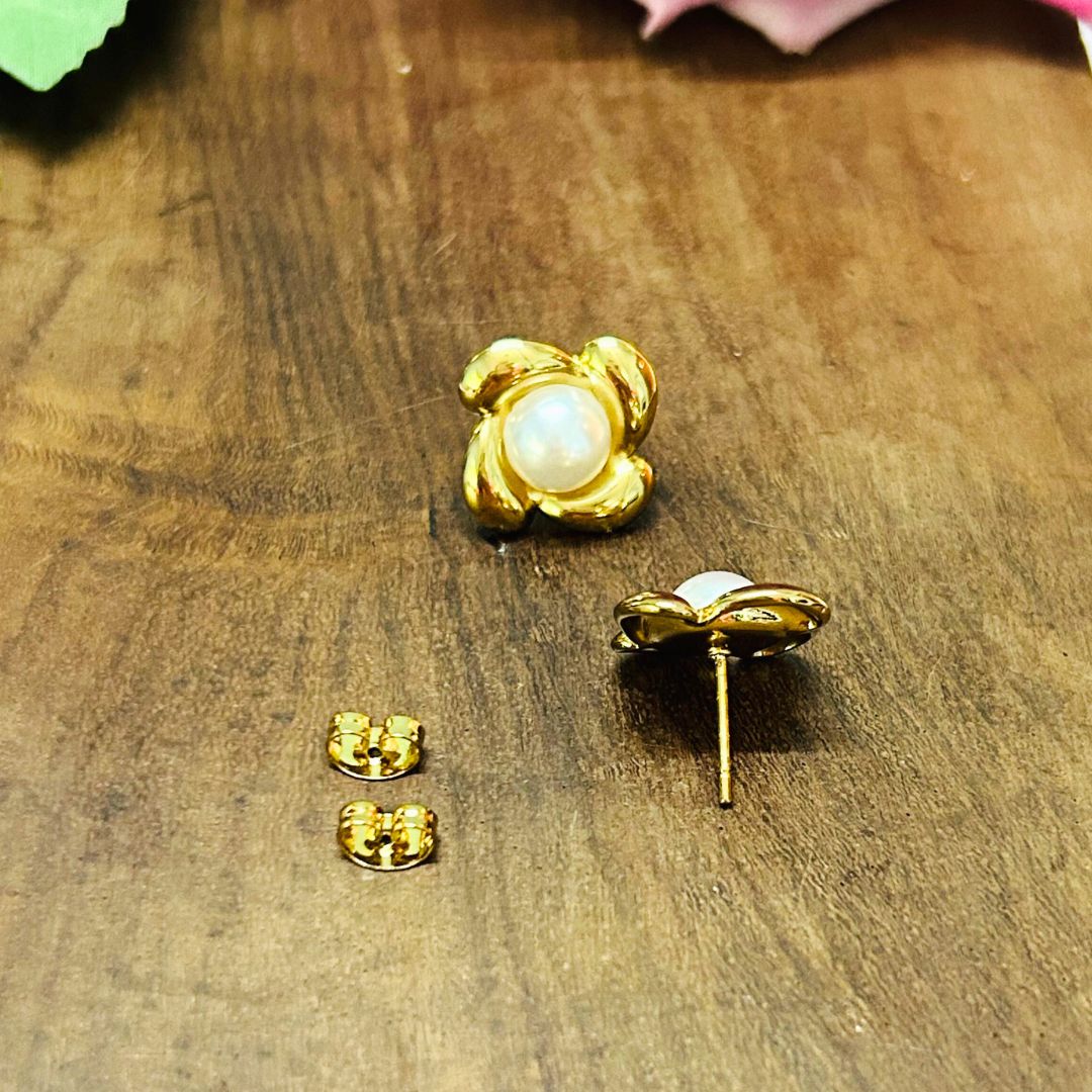 Flower Golden Pearl Stud Earrings
