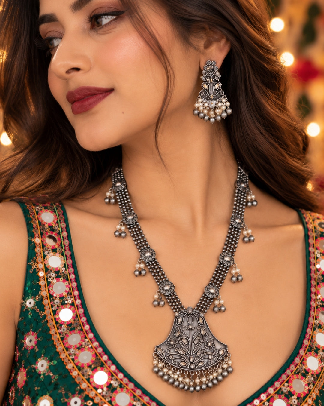 Laida Women Silver-Plated Oxidised Artificial Stones & Beads-Studded Jewellery Set