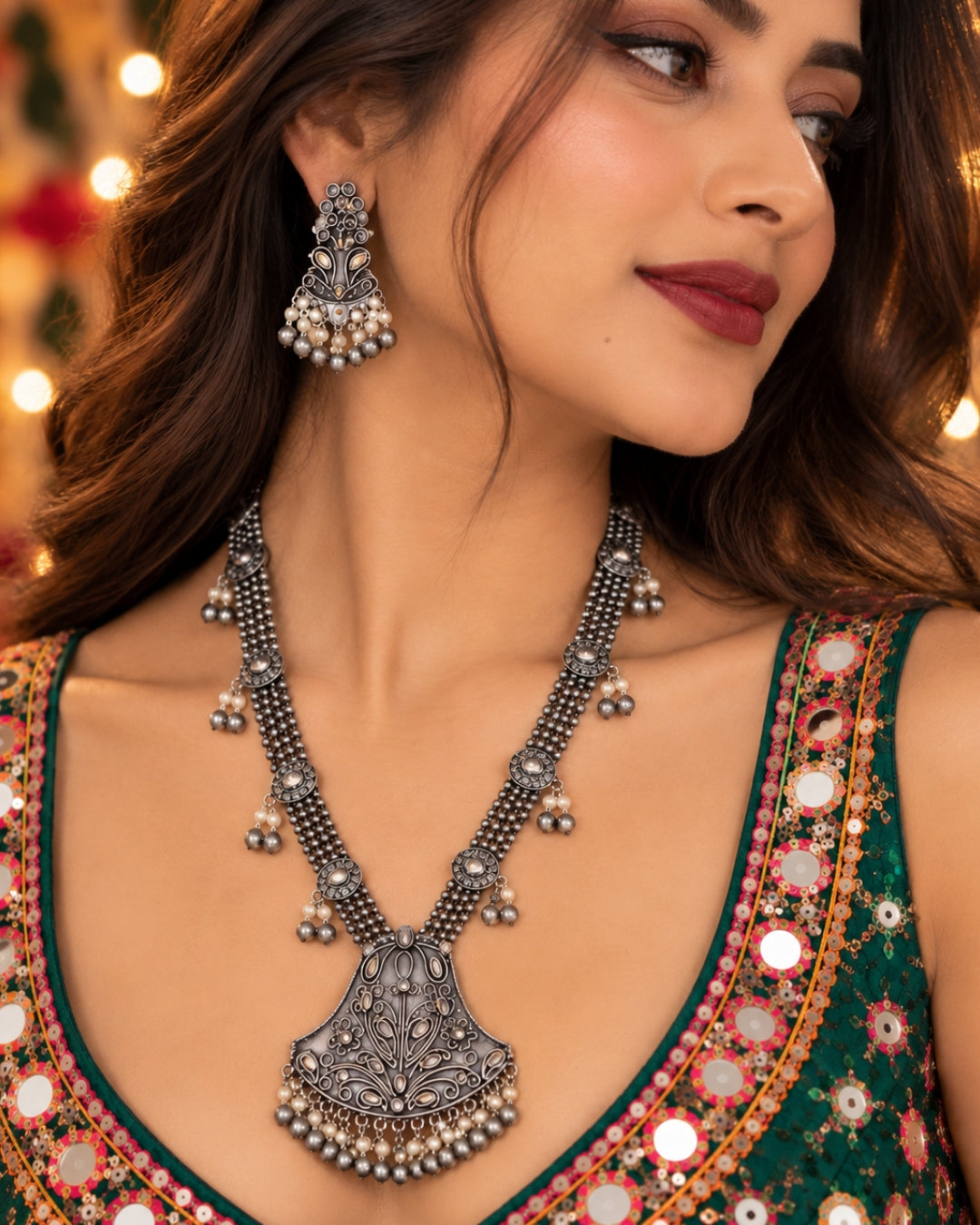 Laida Women Silver-Plated Oxidised Artificial Stones & Beads-Studded Jewellery Set