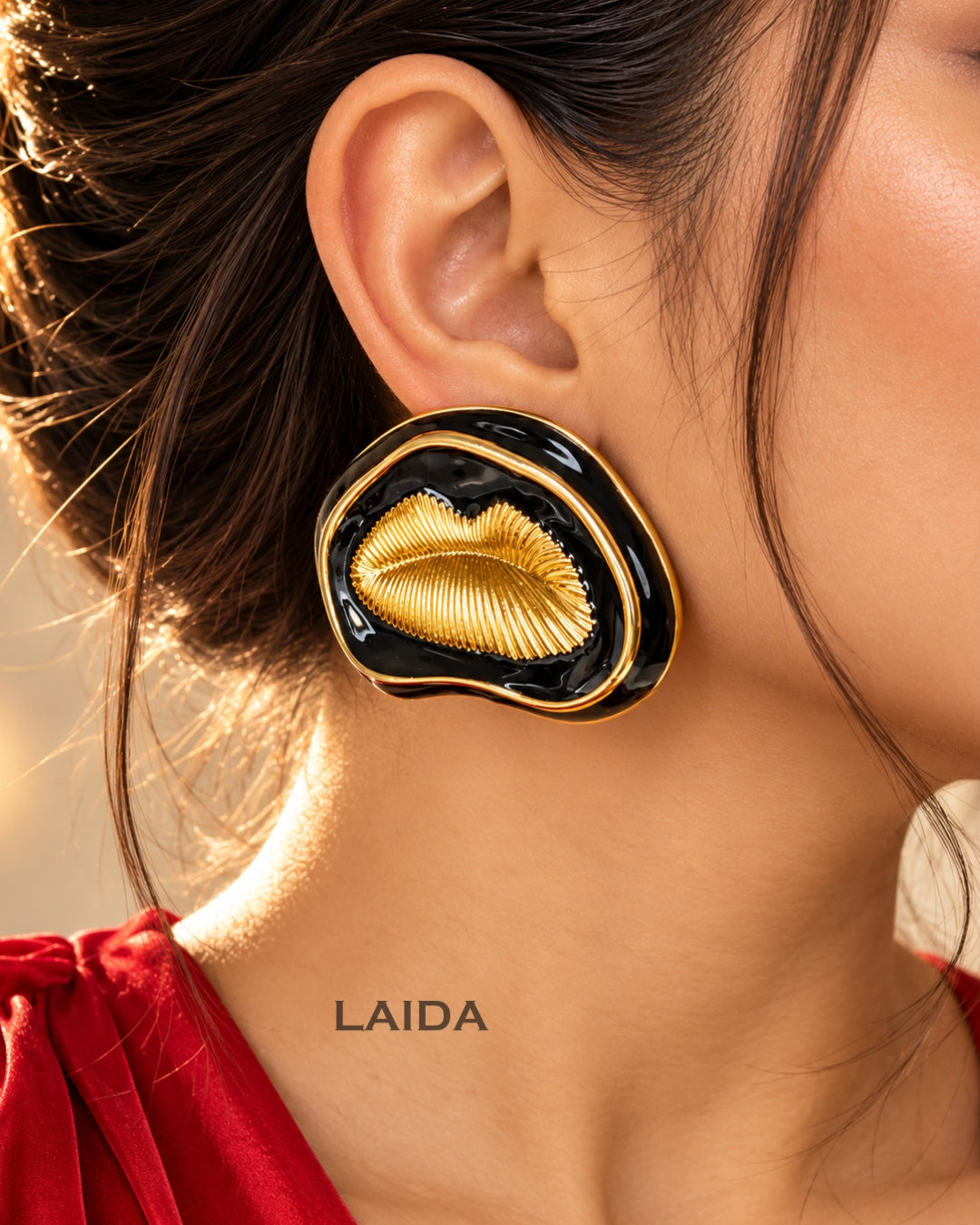 Vintage Gold Plated Artistic Lips Earrings