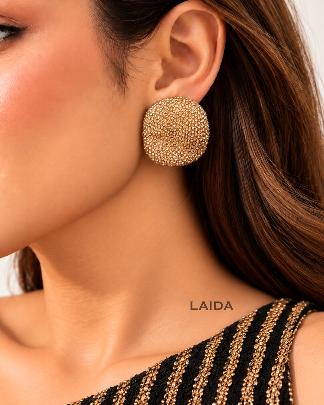 Bling Blogger Golden Stud Earrings - Small