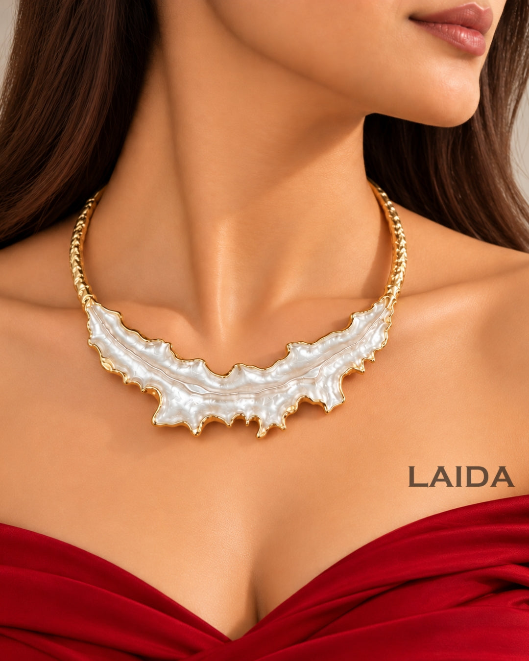 White Resin Textured Hasli Necklace