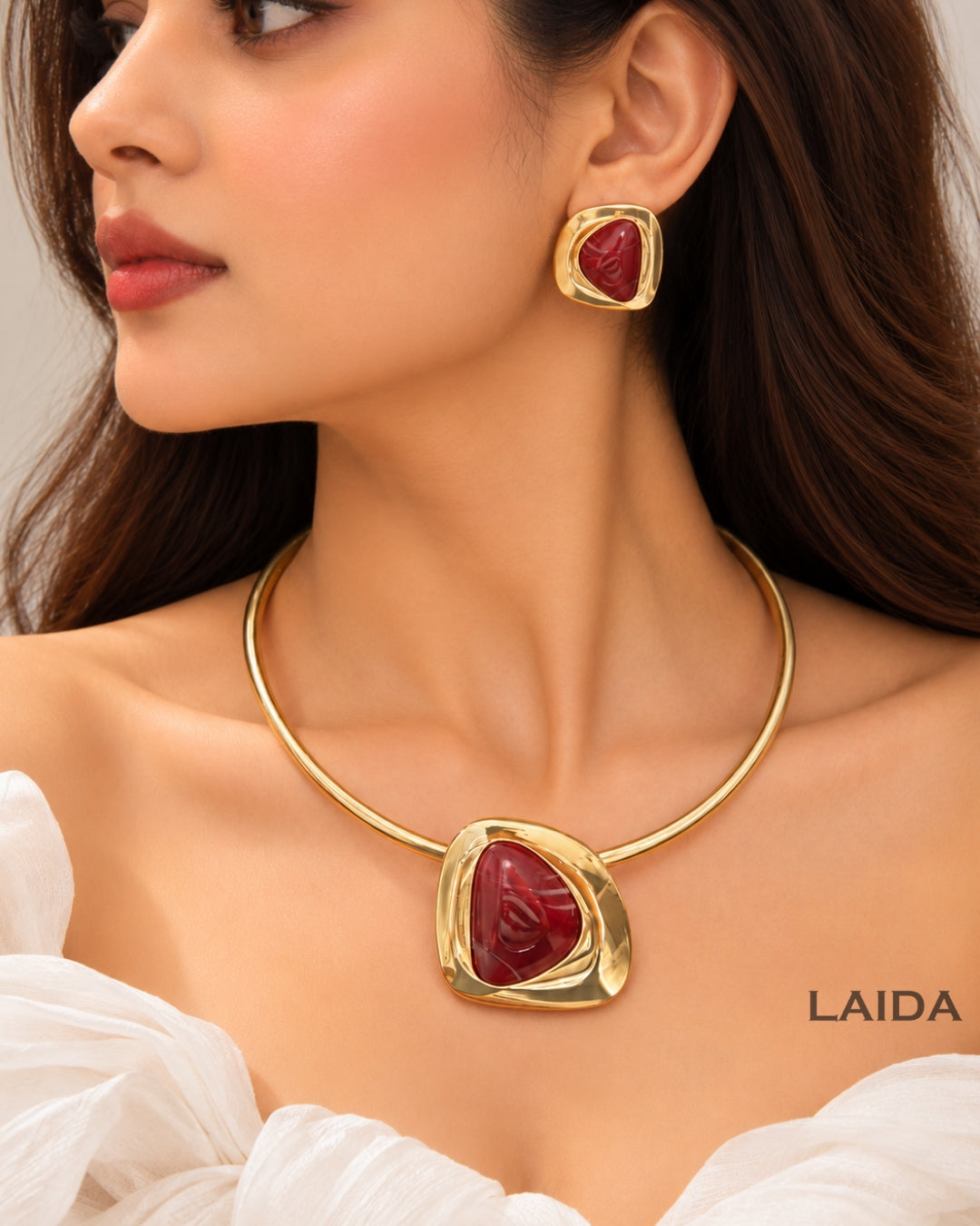 Red Resin Hasli Necklace With Earrings