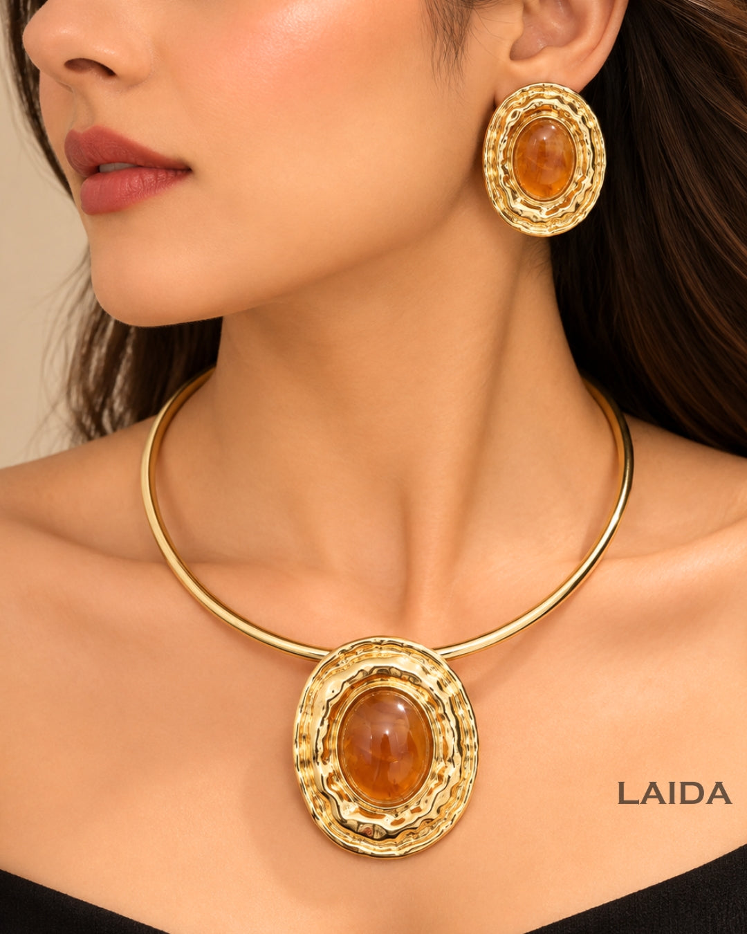 Brown Oval Resin Hasli Necklace With Earrings