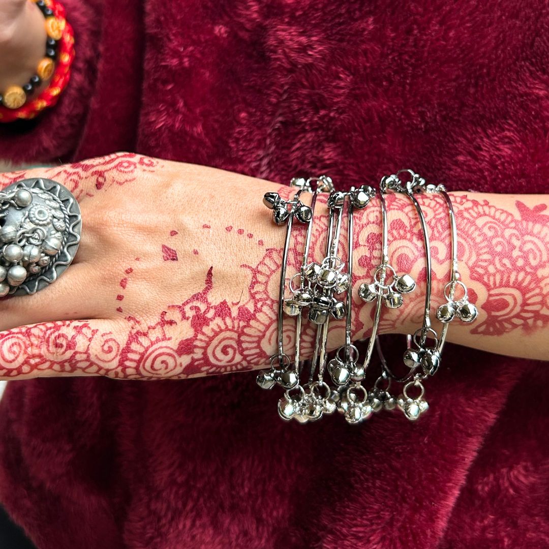 Laida Set of 8 Rhodium-Plated Oxidised Bangles