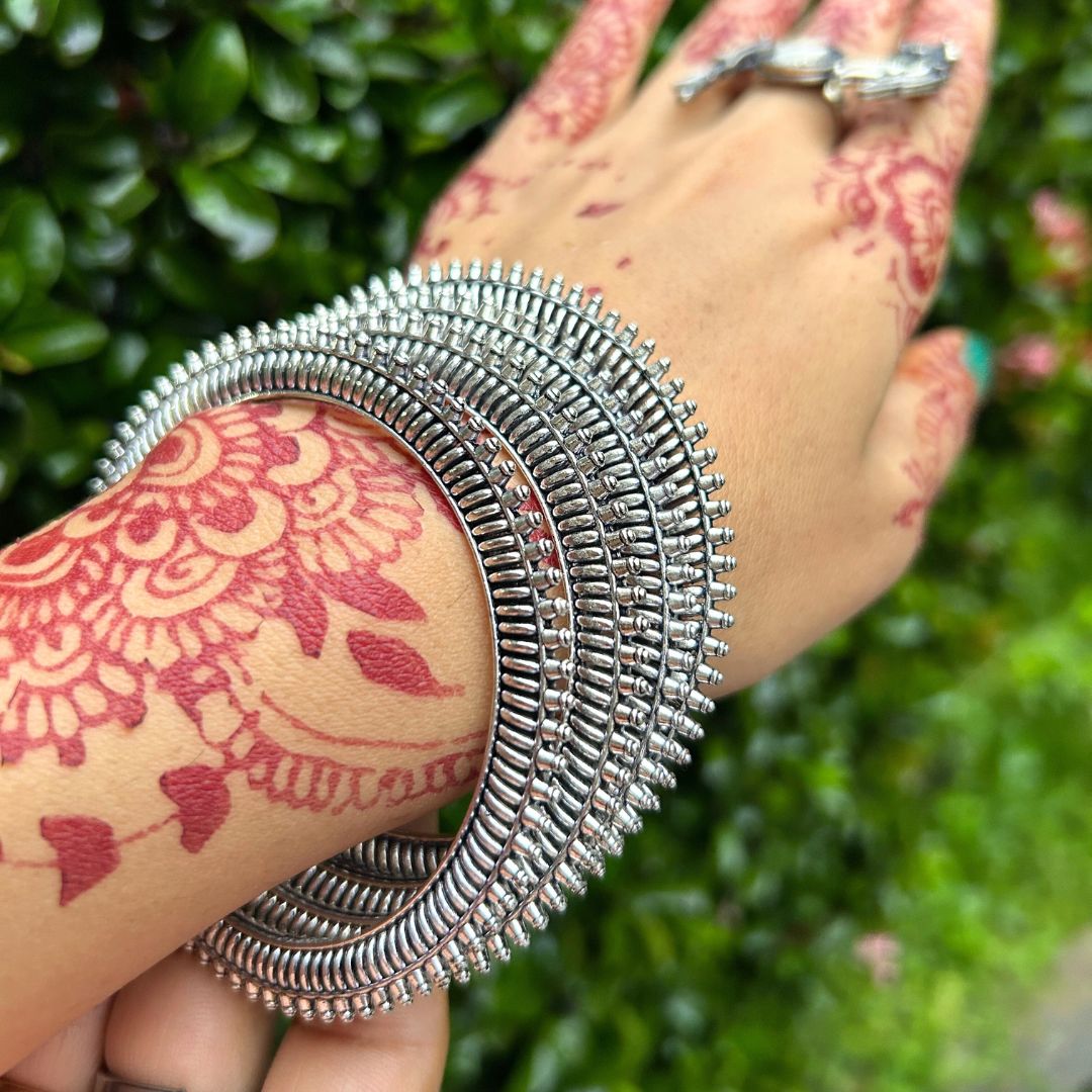 Laida Set of 4 Silver-Plated Oxidised Bangles