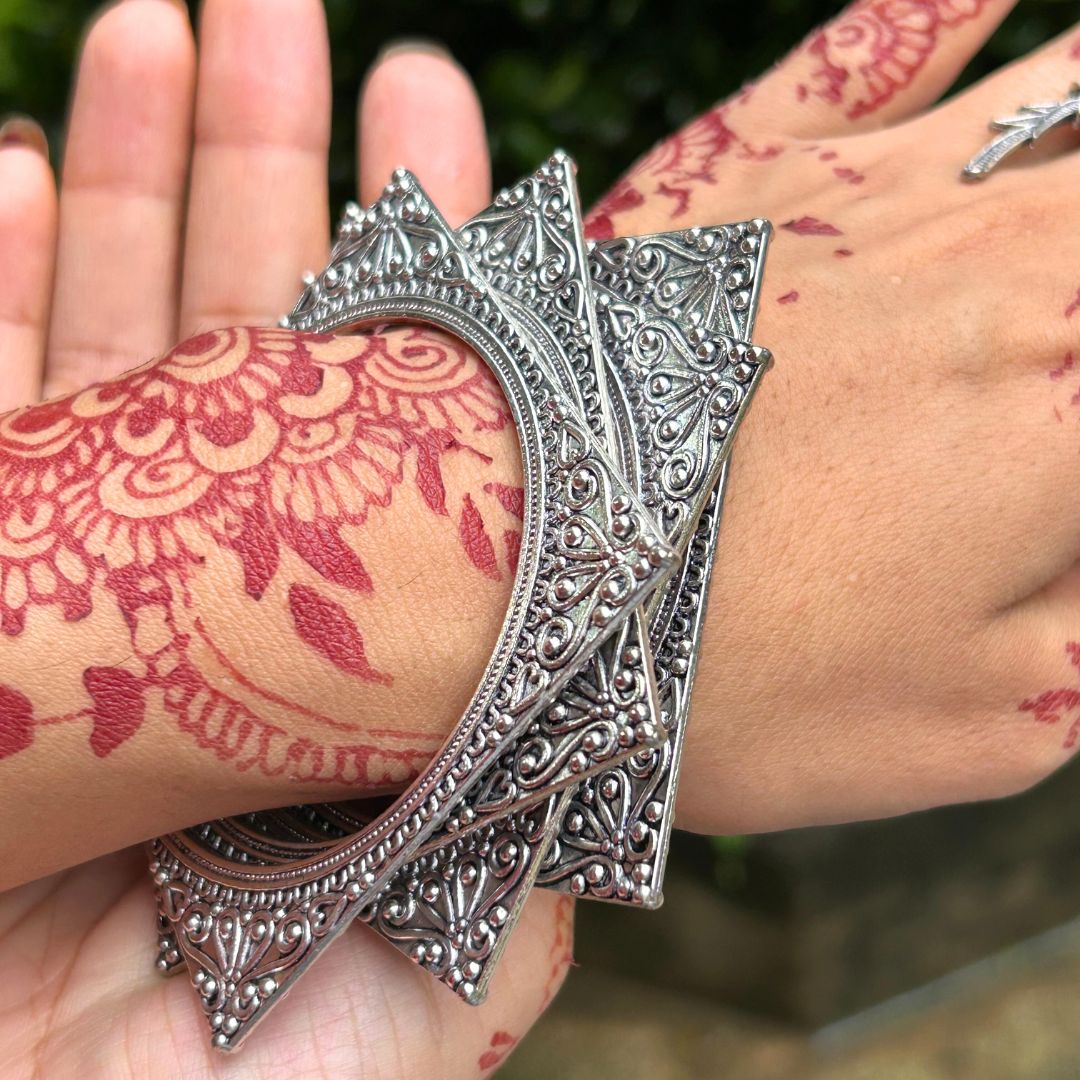 Laida Set of 4 Silver-Plated Oxidised Square Bangles