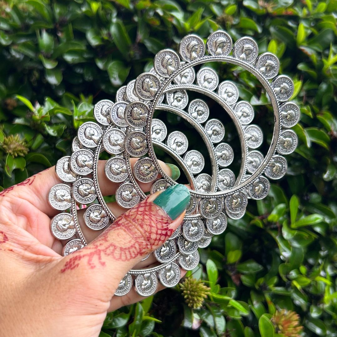 Laida Set of 4 Silver-Plated Oxidised Bangles