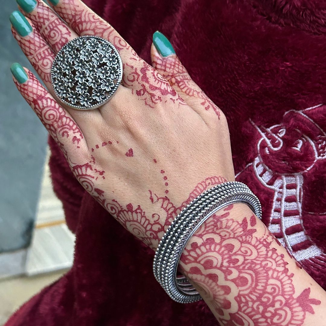 Laida Set of 4 Silver-Plated Oxidised Bangles
