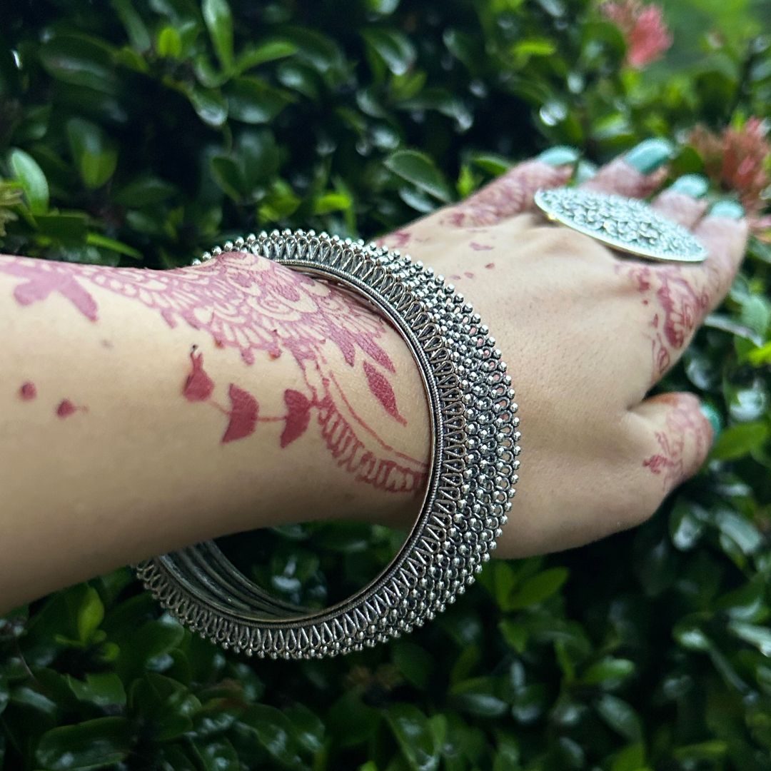 Laida Set of 4 Silver-Plated Oxidised Bangles