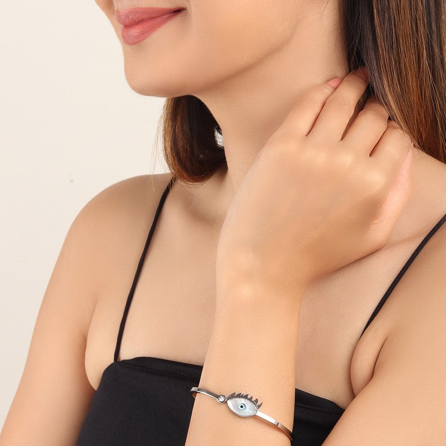 Evil Eye lashes Silver Plated - Bangle Bracelet
