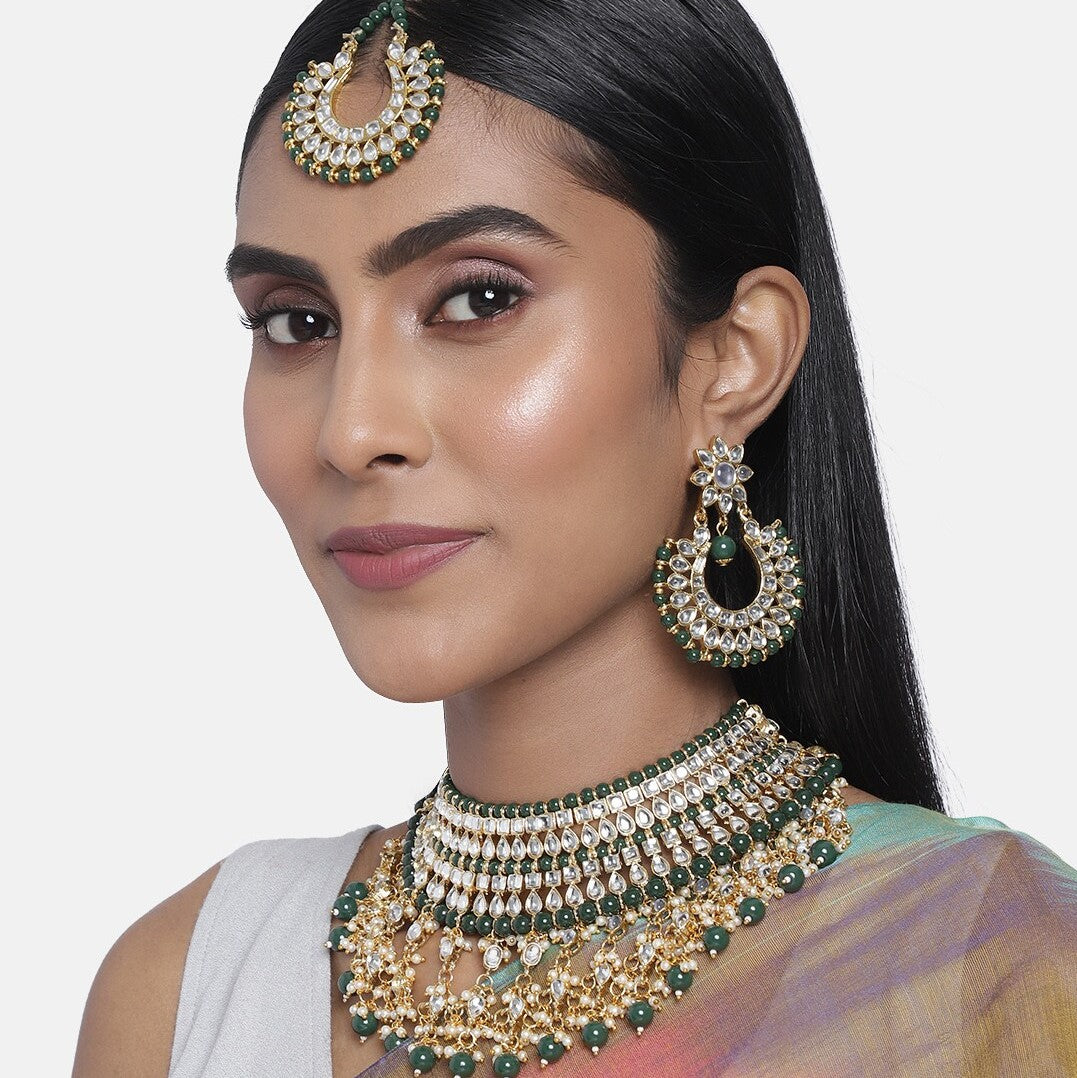 Laida Green & White Gold-Plated Kundan Handcrafted Embellished Jewellery Set