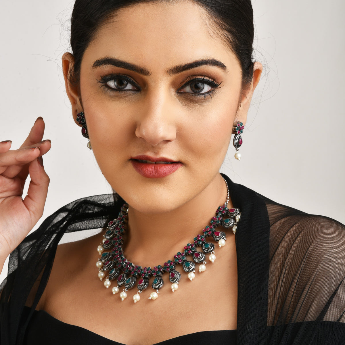 LAIDA Ruby Green Short Necklace with earring