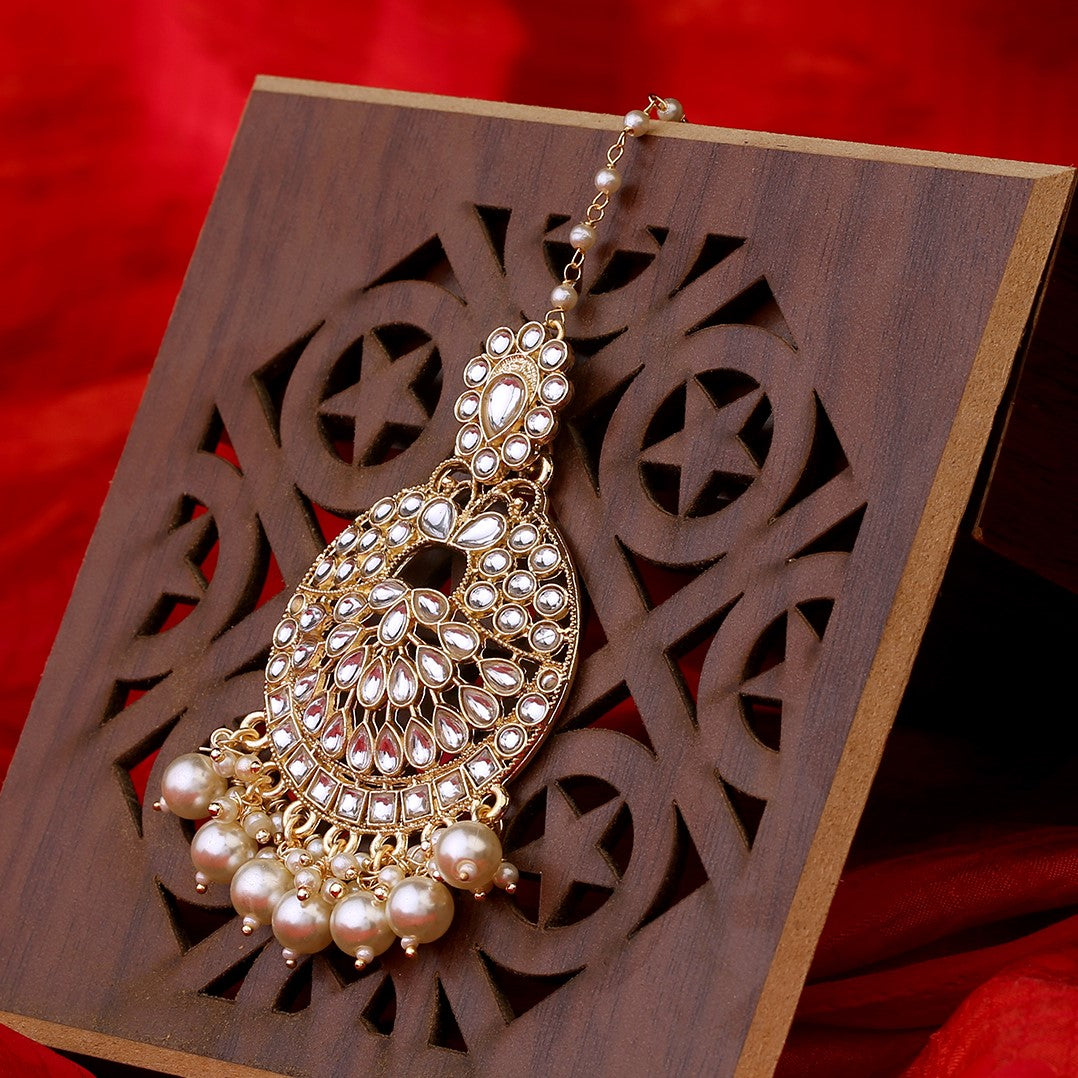 Laida Women White Gold Plated Kundan Studded Handcrafted Maang Tikka