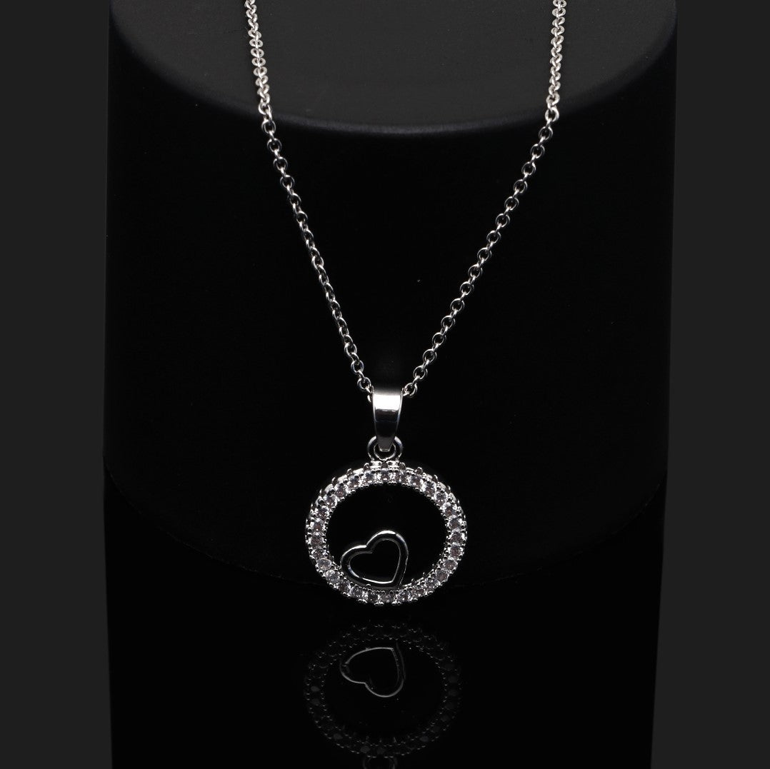 LAIDA Women Silver-Plated & White Stone Studded Clover Circle-Shaped Pendant With Chain