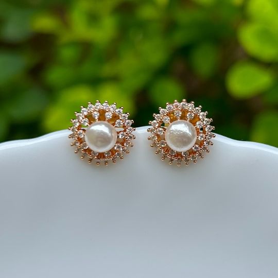 Queenly Pearl AD Stud Earring