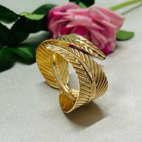 Leaf Golden Bracelet With Ring