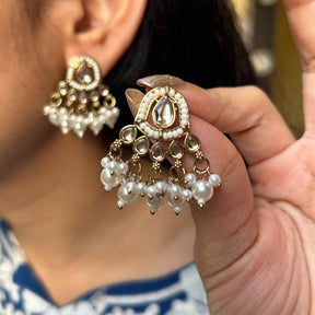 Abjini White Stud Earrings