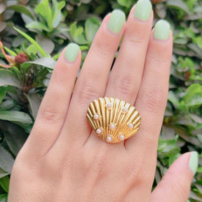 Shell Statement Finger Ring