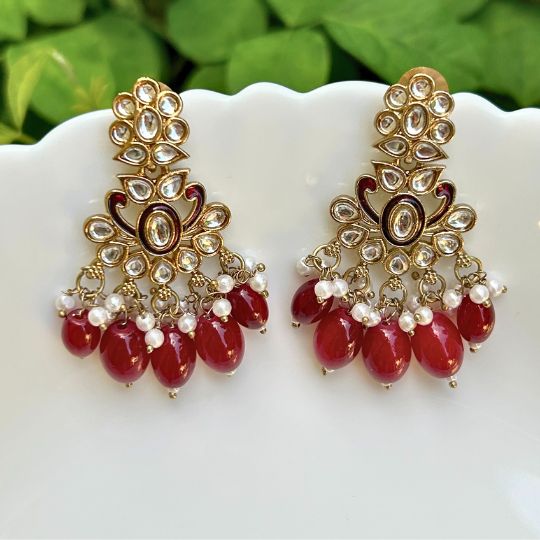 Ruhiya Maroon Chandbalis