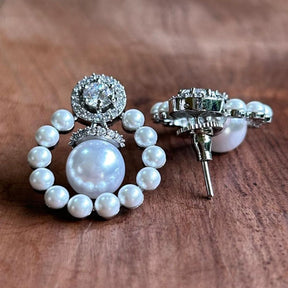 Luster Pearl Round Earrings