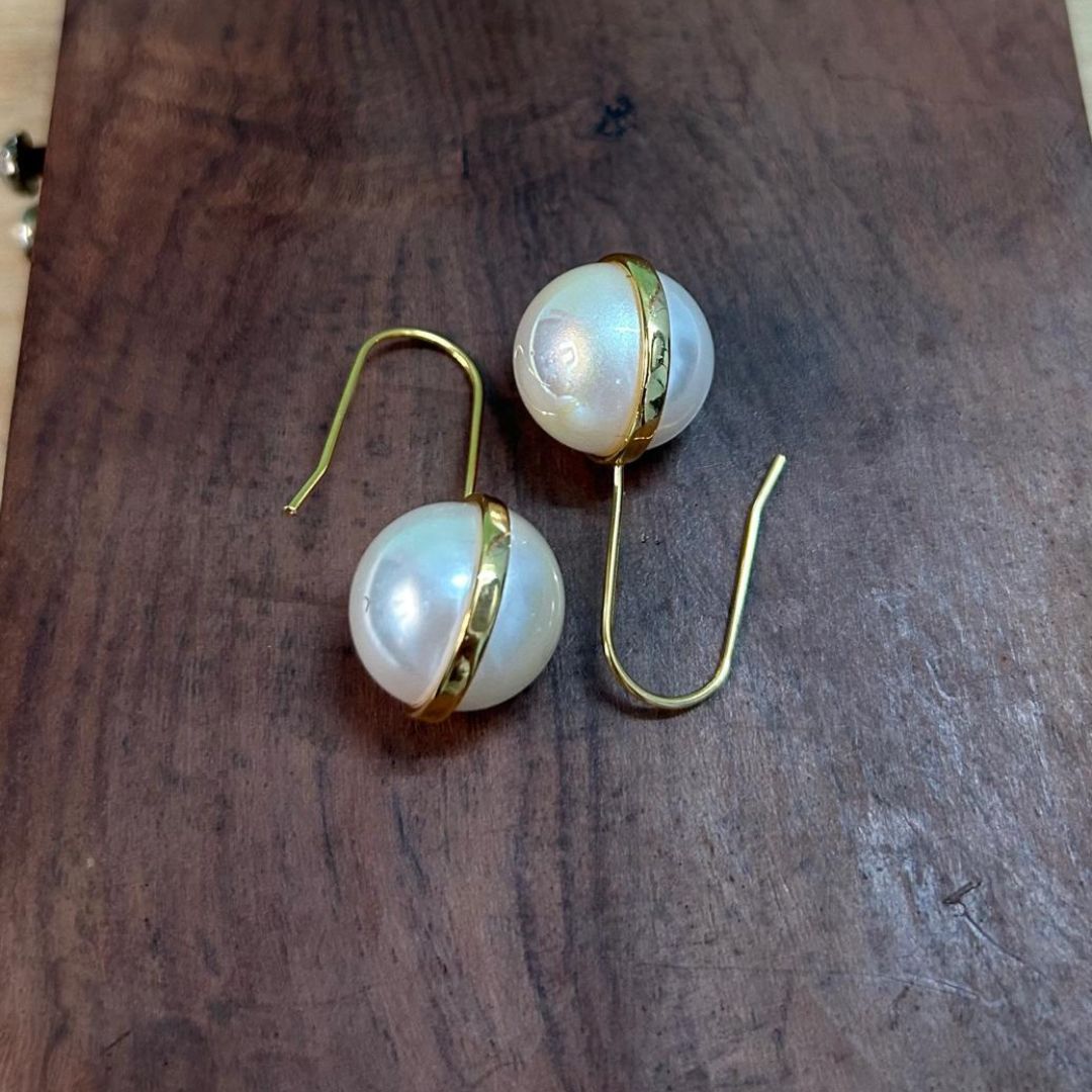 Famed Pearl Earrings