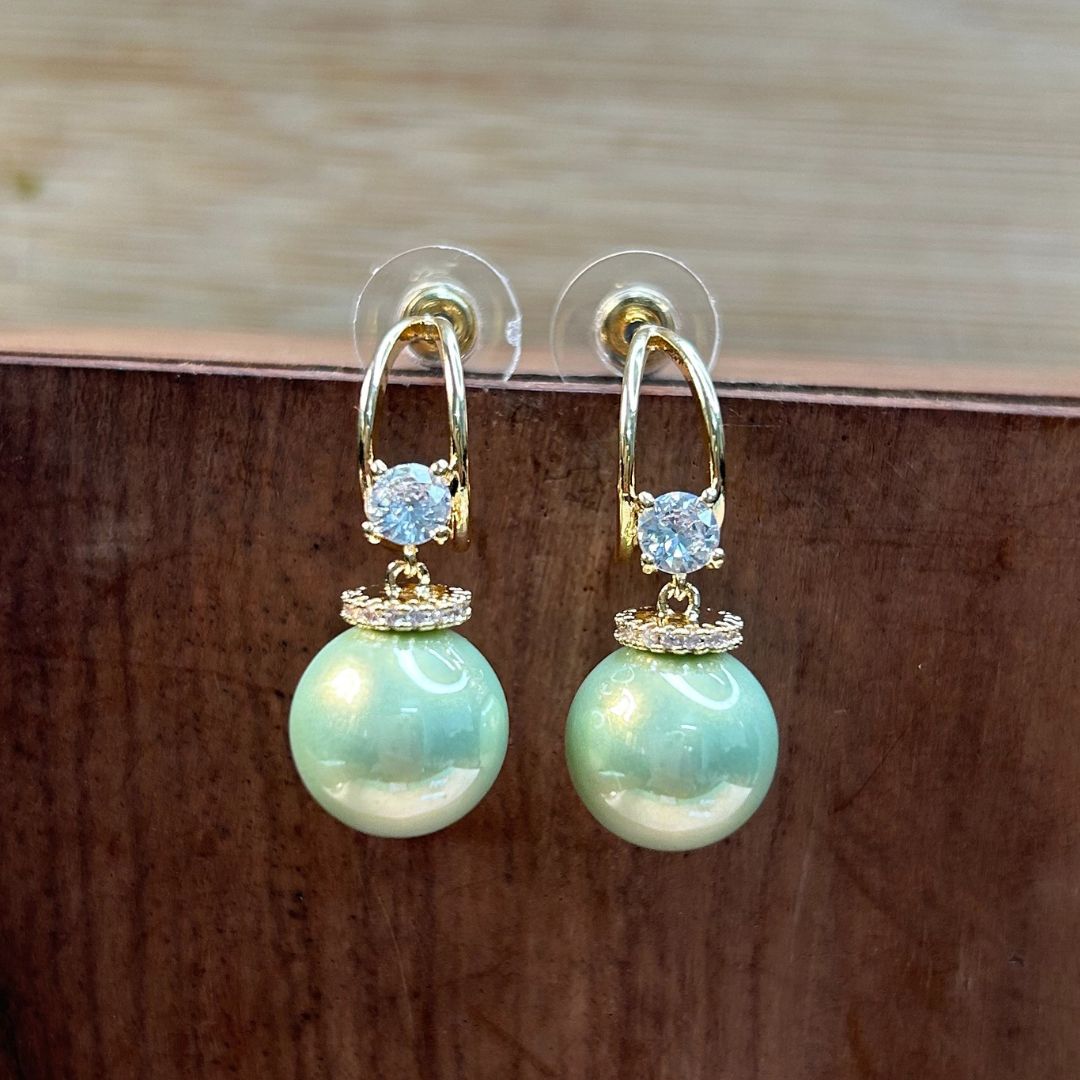 Glassy Pearl Earrings