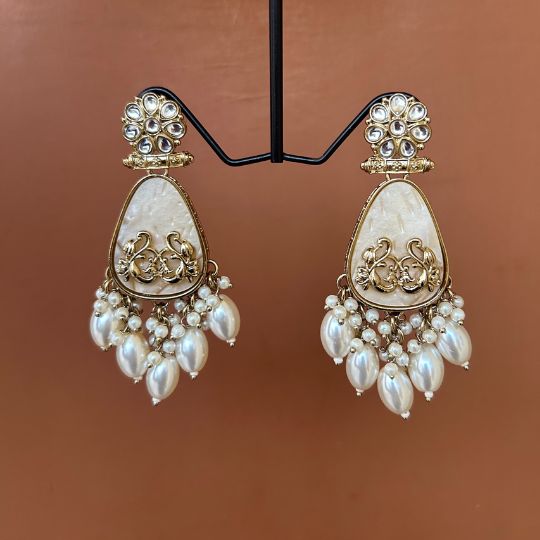 Hafsa White Earrings