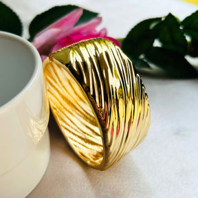 Textured Golden Openable Kada/Cuff