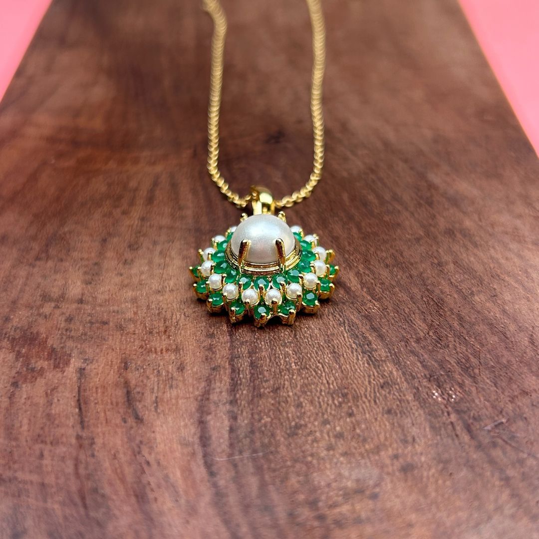 Mritali Green Pendant Set