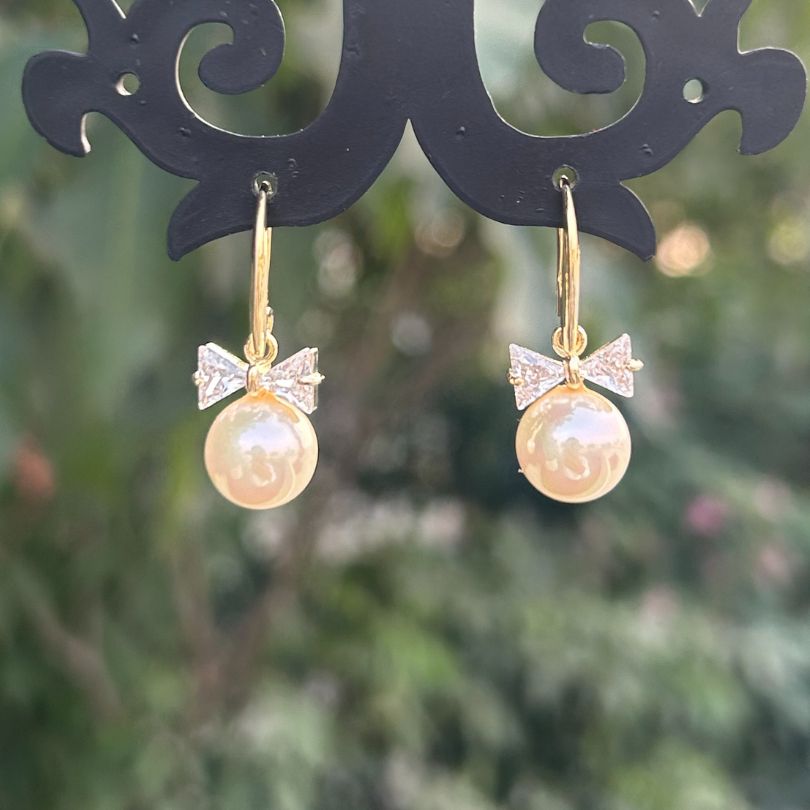 Siya Ivory Bow Earring