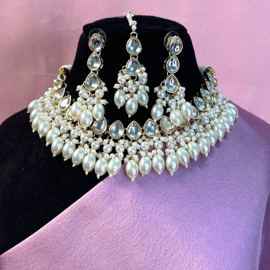 Ira Kundan Necklace Set