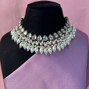 Mahira Kundan Necklace Set