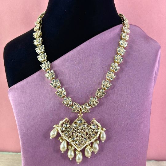 Hitha Kundan NecklaceHitha Set