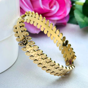 Leaf Structured Golden Bracelet