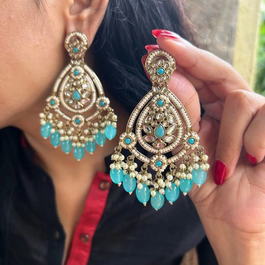 Hassen Turquoise Chandbalis