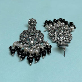 Meera Black Earrings