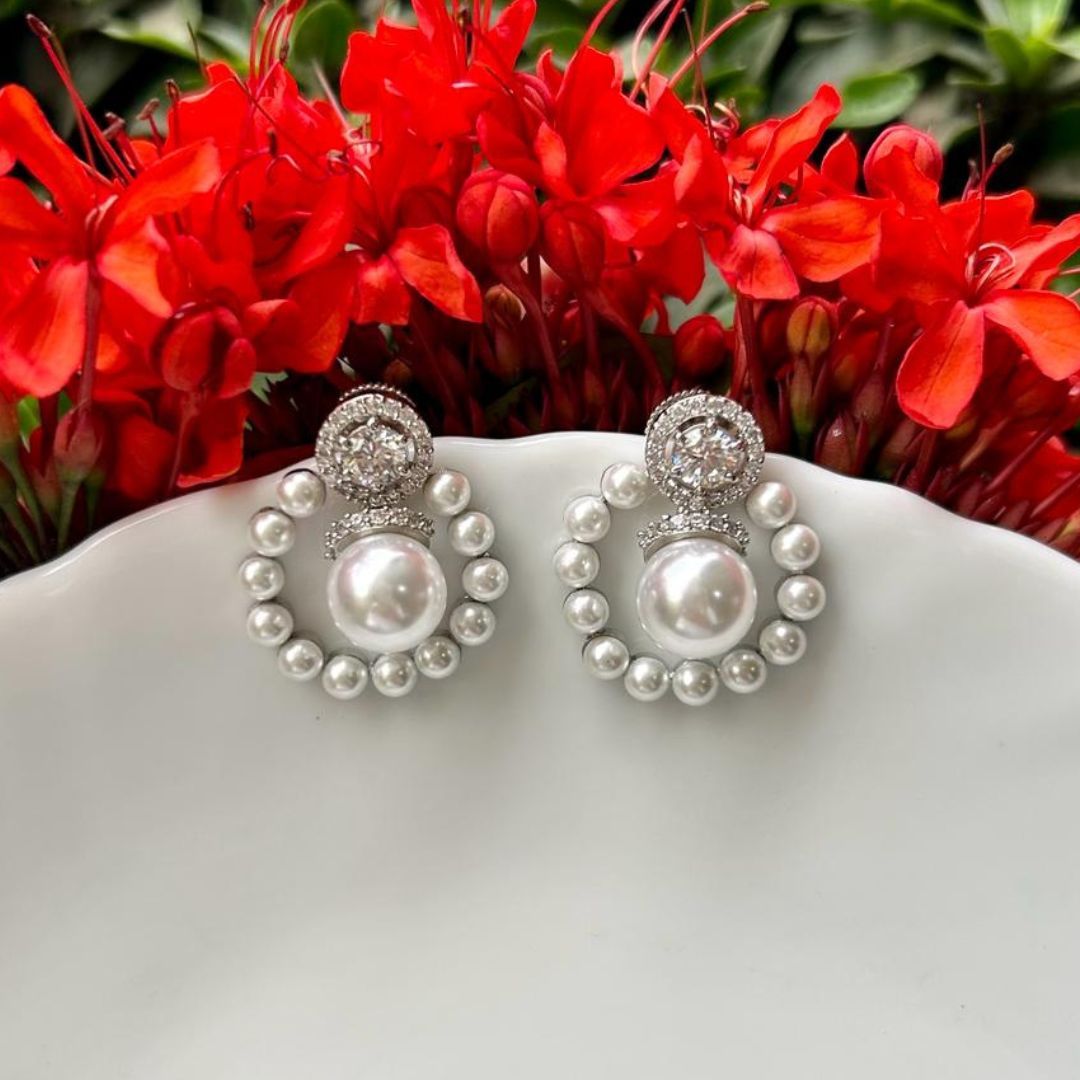 Luster Pearl Round Earrings