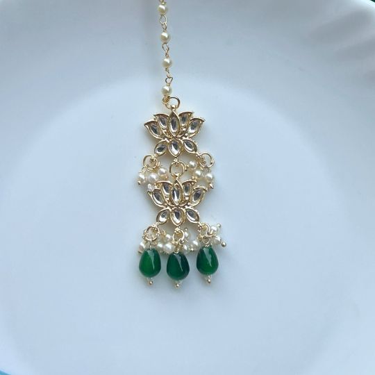 Mishika Green Kundan Necklace Set