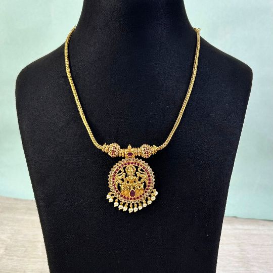 Lavanya Lakshmi Pendant Set