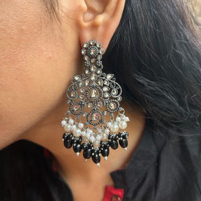 Meera Black Earrings