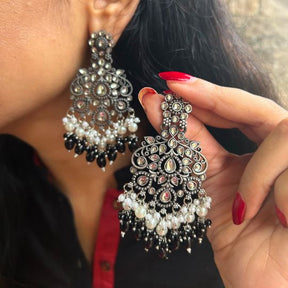 Meera Black Earrings